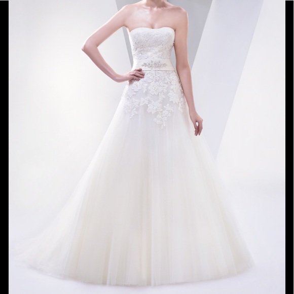 White Wedding Gown - Picture 2 of 10